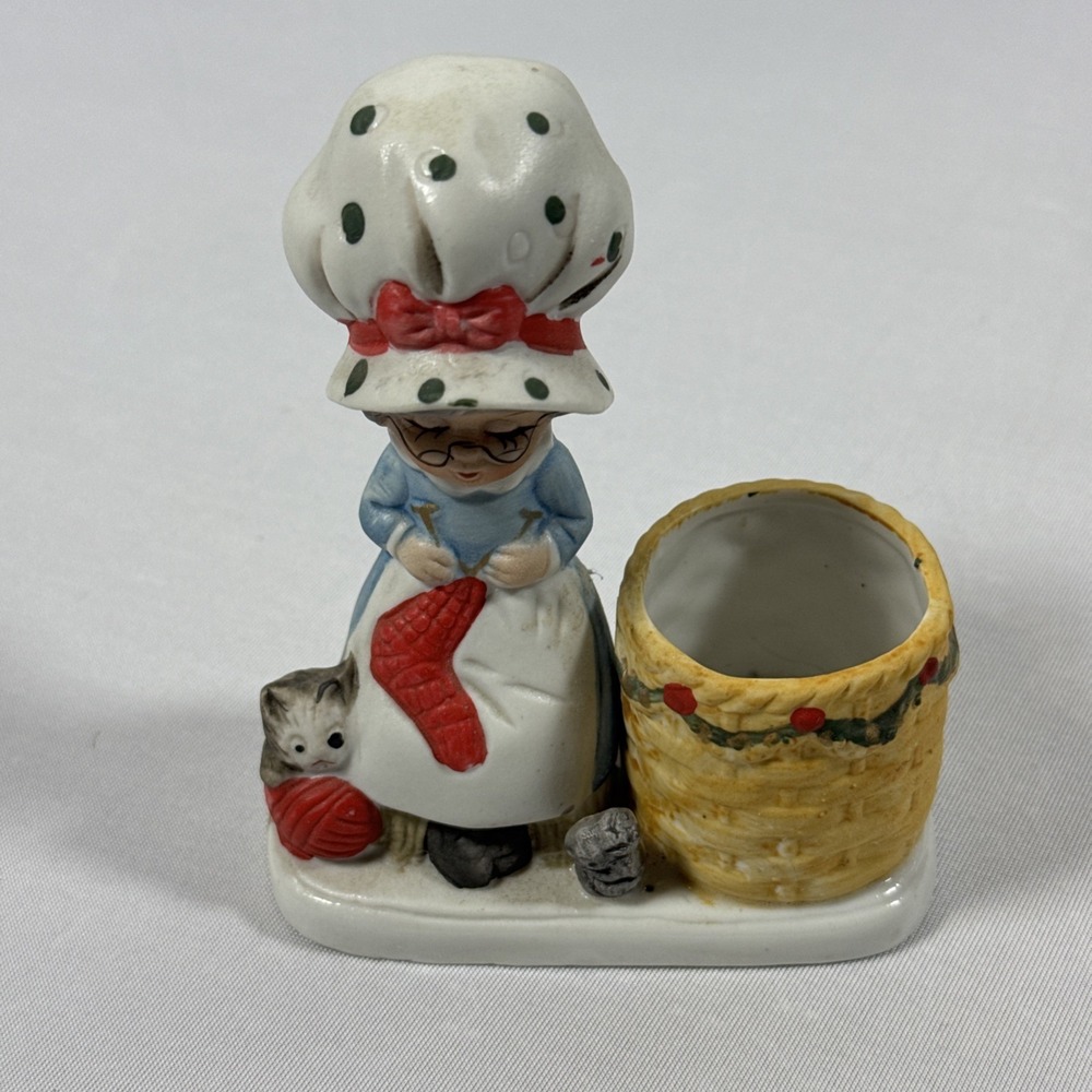 Vintage Granny At Work Hand Painted Porcelain Figurine Jasco 1978 Taiwan